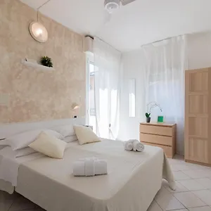 Szálloda John, Rimini